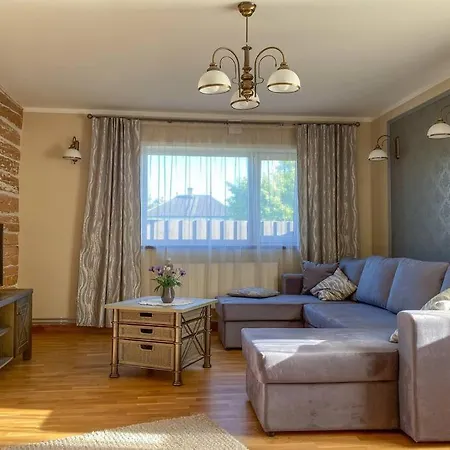 Apartment Pihtla Tee Kuelaliskorter 1