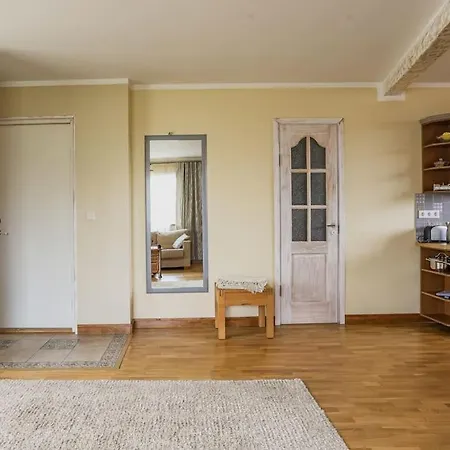 Apartament Pihtla Tee Kuelaliskorter 1 Kuressaare