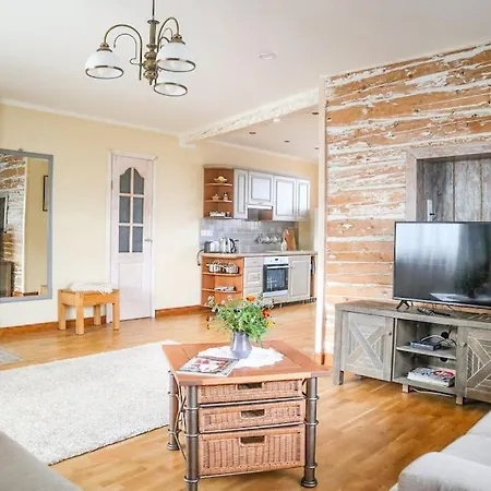 Apartment Pihtla Tee Kuelaliskorter 1 *